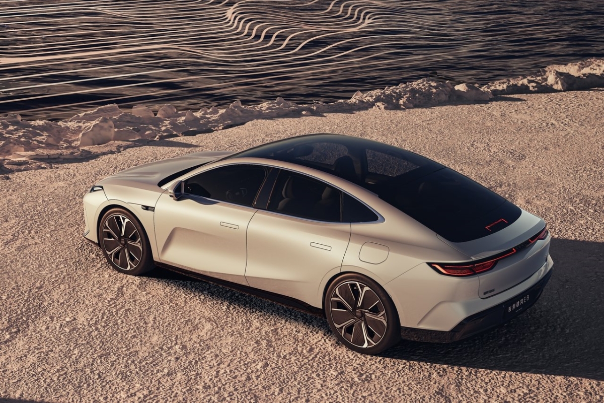 Geely Galaxy E8 6