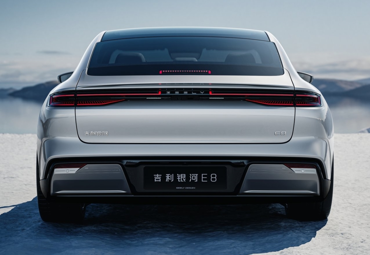 Geely Galaxy E8 7