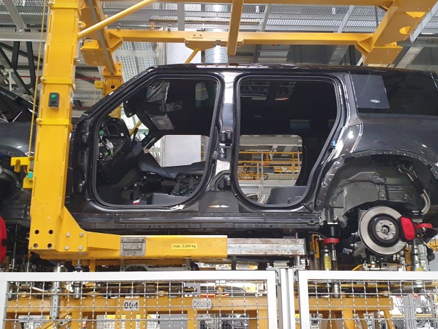 SR Jaguar Land Rover Elektromobily Výroba NRX