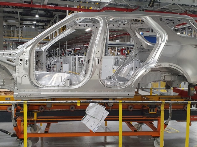 SR Jaguar Land Rover Elektromobily Výroba NRX
