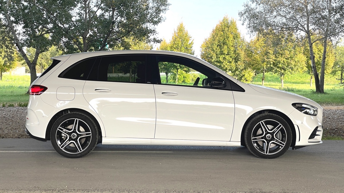 Mercedes B 250 e (2023)
