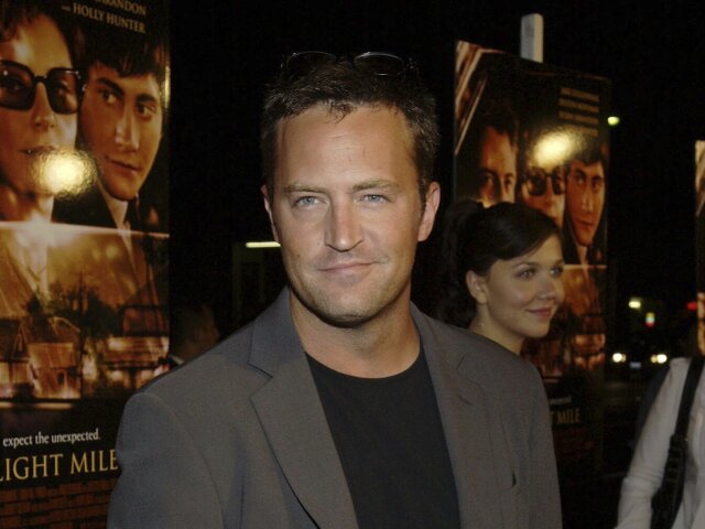Matthew Perry na archívnom zábere z roku 2002