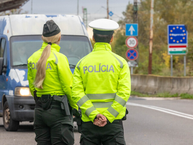 Hranica / Kontroly / Polícia / Armáda / Migranti / Migrácia / Stráženie / Čunovo-Rajka /