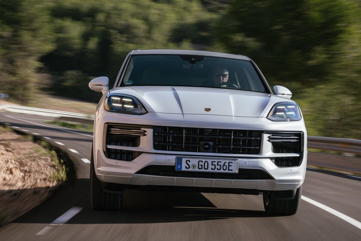 Porsche Cayenne Turbo E-Hybrid - 2023