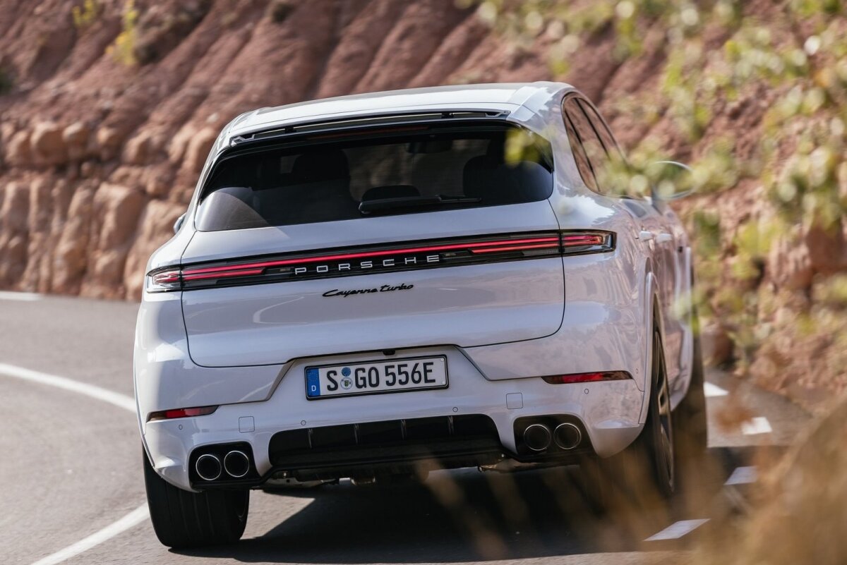Porsche Cayenne Turbo E-Hybrid - 2023