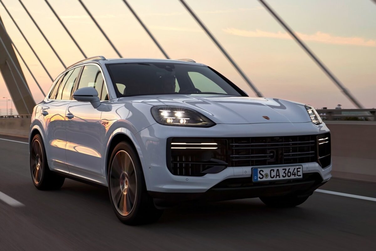 Porsche Cayenne Turbo E-Hybrid - 2023