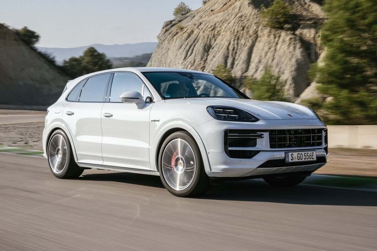 Porsche Cayenne Turbo E-Hybrid - 2023