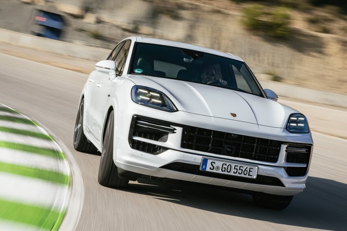 Porsche Cayenne Turbo E-Hybrid - 2023