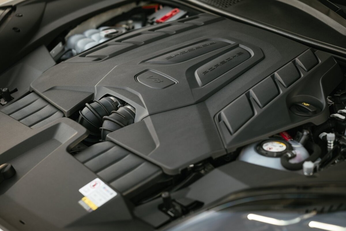 Porsche Cayenne Turbo E-Hybrid - 2023