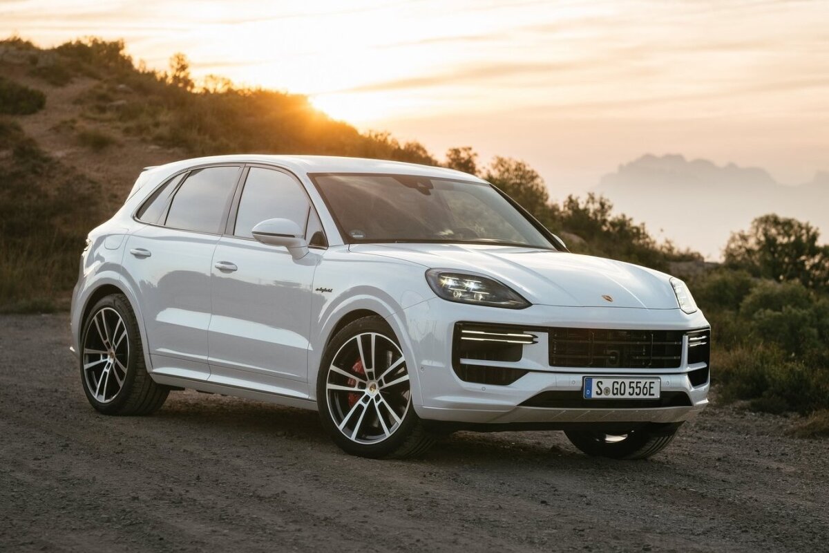 Porsche Cayenne Turbo E-Hybrid - 2023