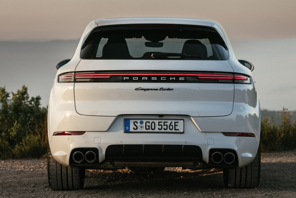 Porsche Cayenne Turbo E-Hybrid - 2023