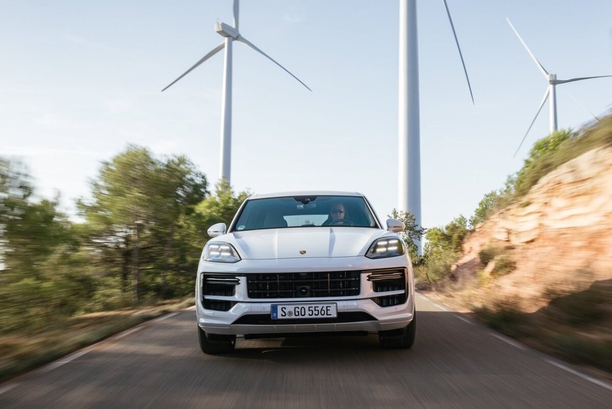 Porsche Cayenne Turbo E-Hybrid - 2023