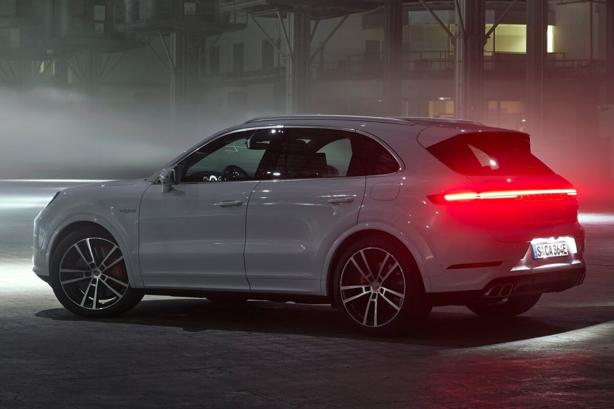 Porsche Cayenne Turbo E-Hybrid - 2023