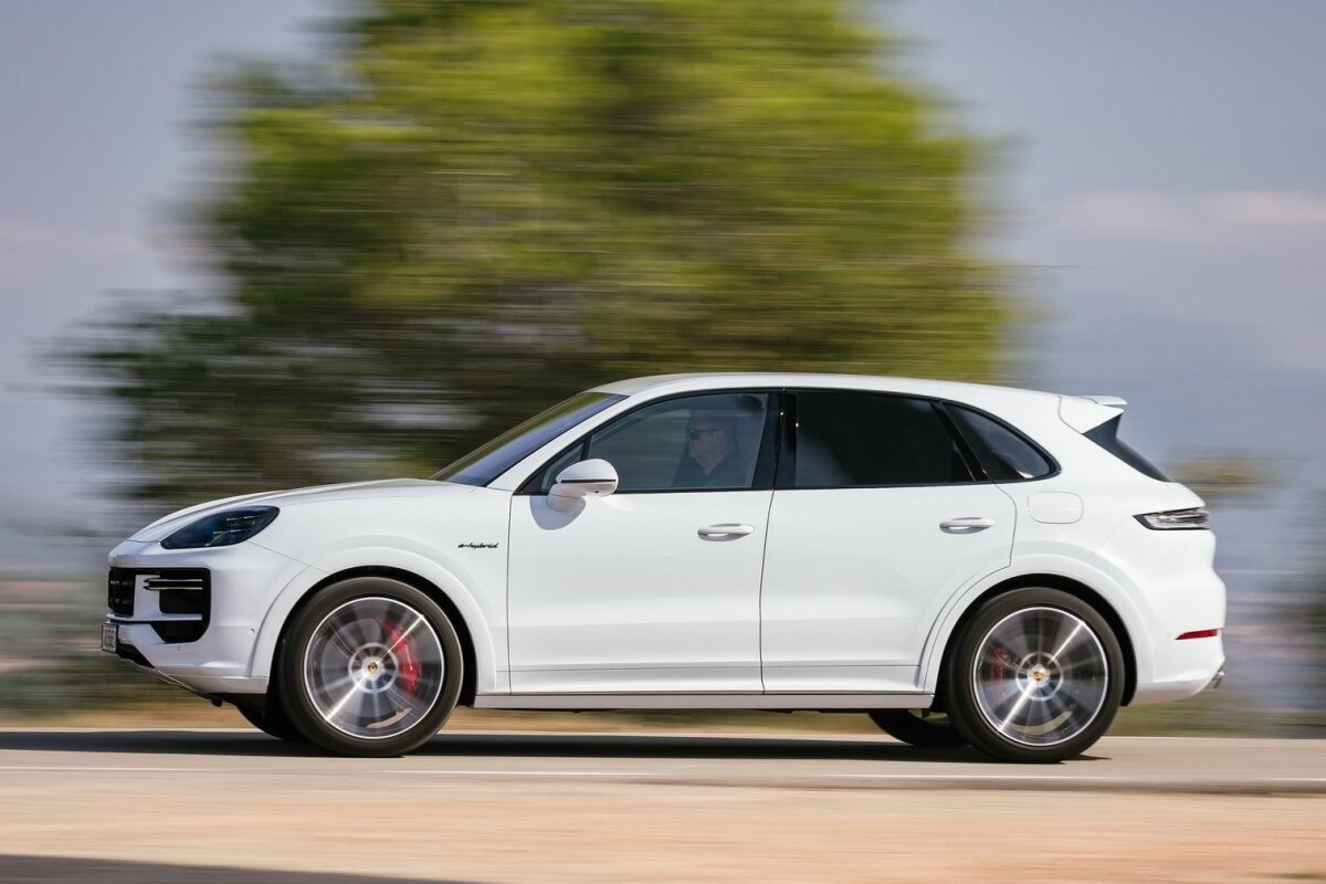 Porsche Cayenne Turbo E-Hybrid - 2023