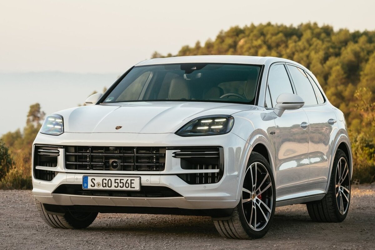 Porsche Cayenne Turbo E-Hybrid - 2023