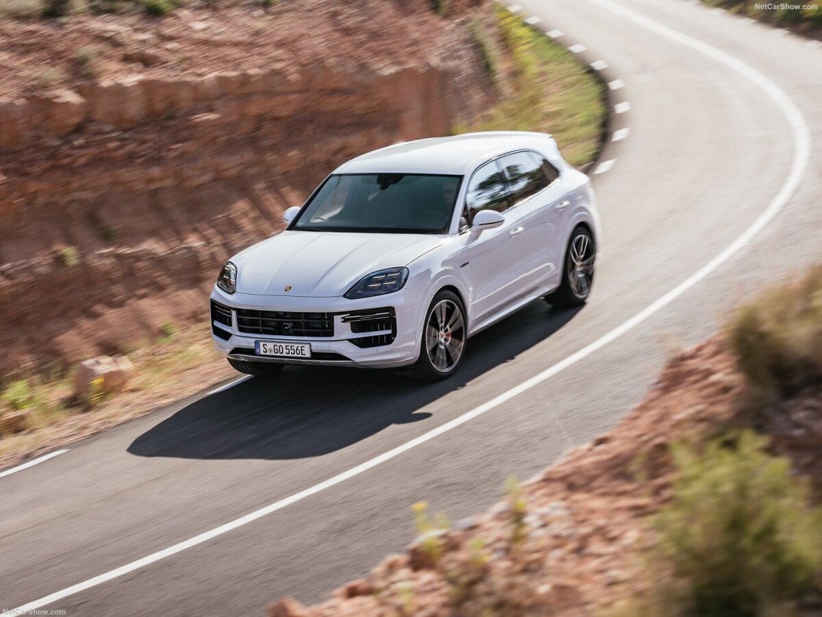 Porsche Cayenne Turbo E-Hybrid - 2023