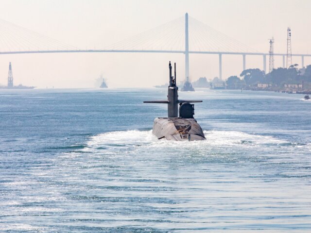 Americká ponorka USS Florida v Suezskom prieplave.