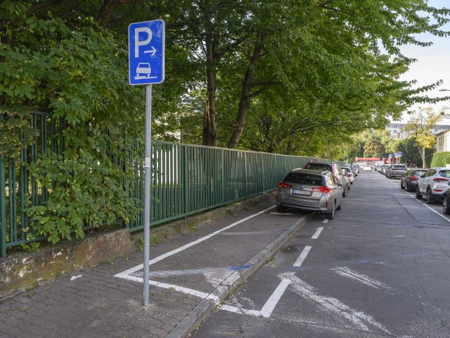 Parkovanie, Chodník, bratislava