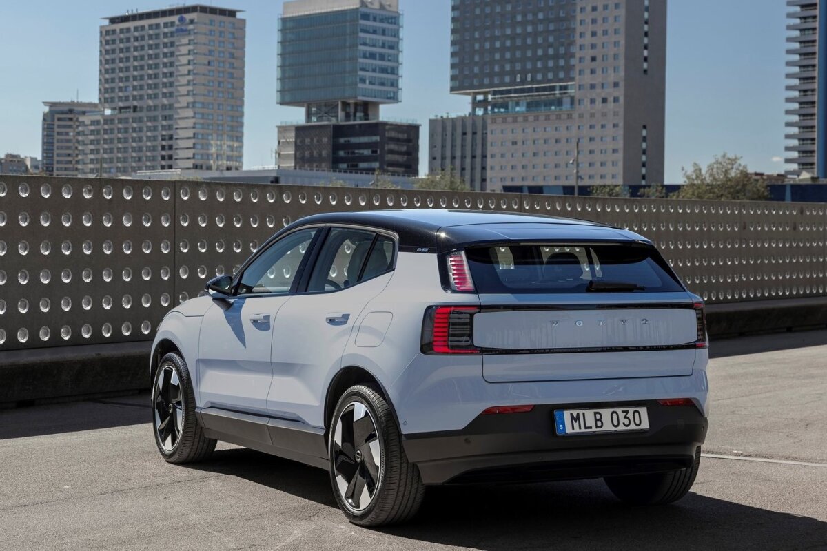 Volvo EX30 - 2023