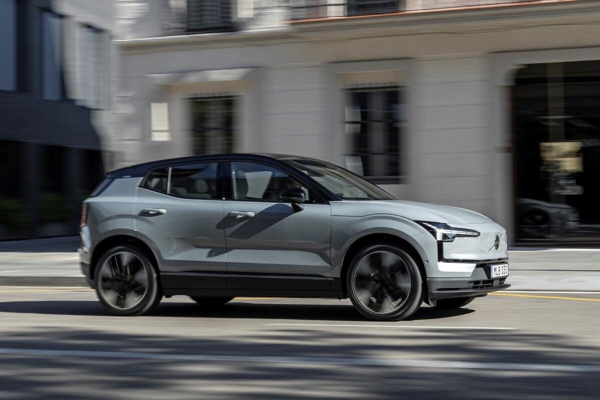 Volvo EX30 - 2023