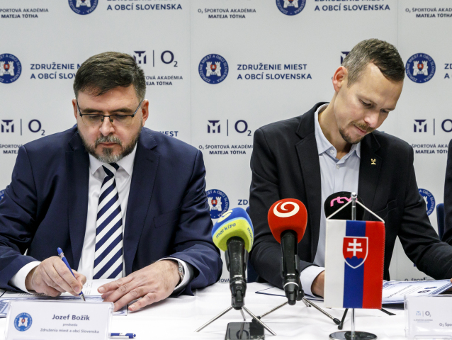 ZMOS šport memorandum podpis, Matej Tóth, Jozef Božik