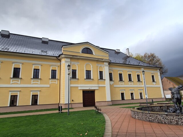 kaštieľ, Snina, mReportér