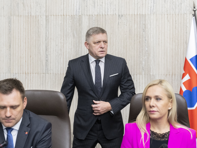rokovanie vlády, Robert Fico, Saková, Taraba