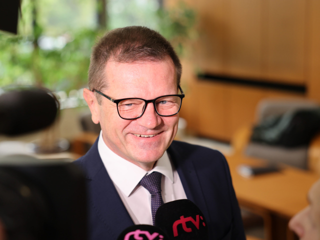 Vlada Kmec