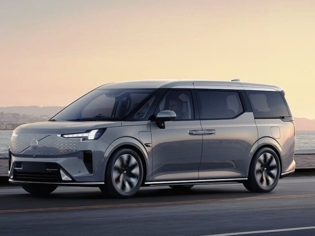 Volvo EM90 - 2024