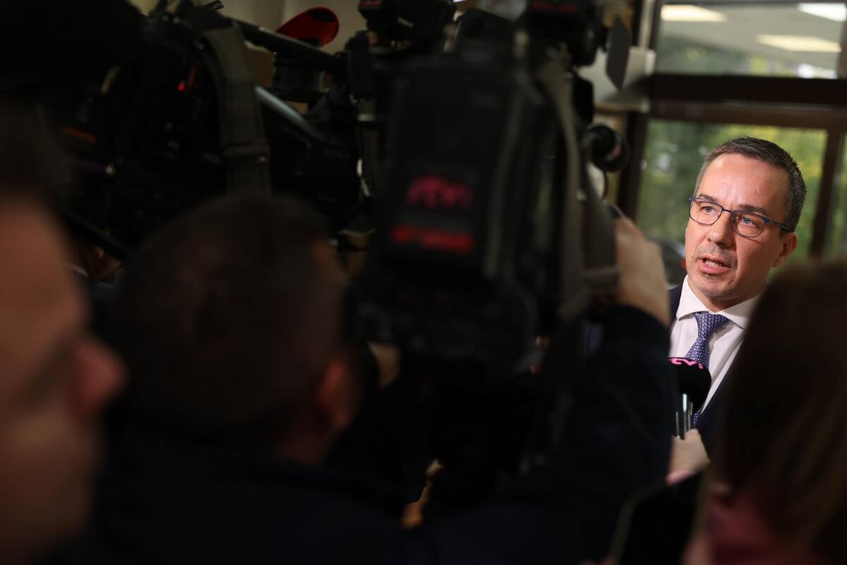 rokovanie vlády, PVV, Erik Tomáš