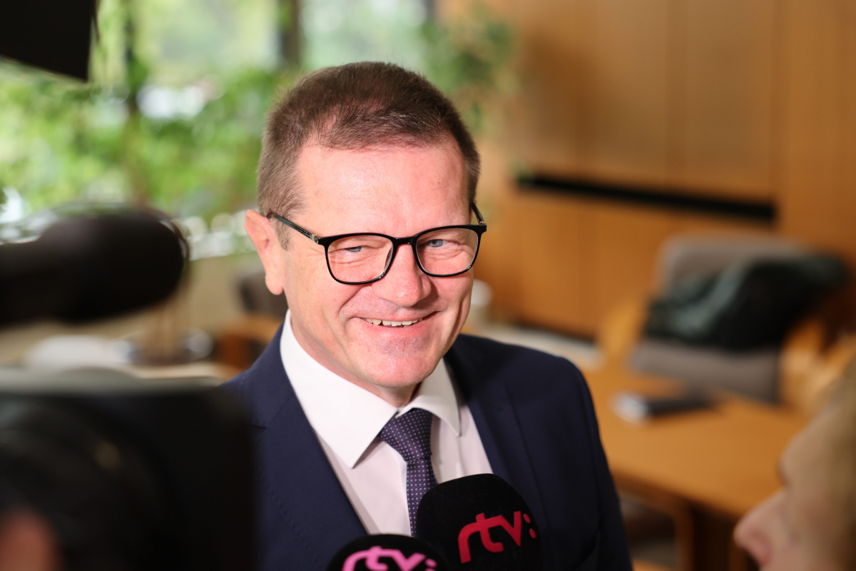 Vlada Kmec