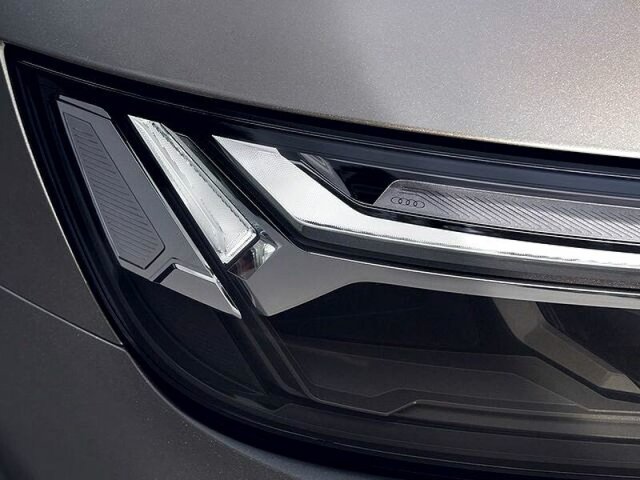 Audi Q5 - svetlo 2023