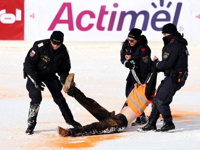 Gurgl aktivisti lyžovanie