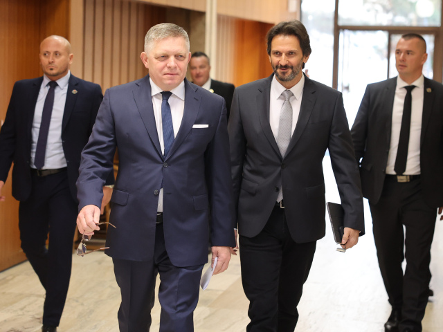 Robert Fico, Robert Kaliňák, úrad vlády