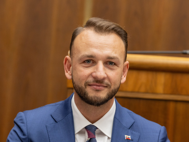 parlament, Šutaj EŠtok
