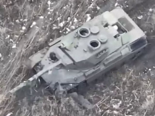 tank Leopard 1A5 zasiahnuty na Ukrajine
