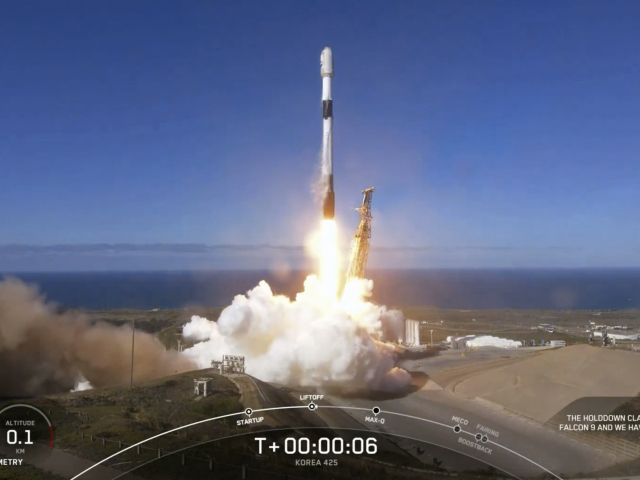 Kórea, satelit špionážny, raketa
