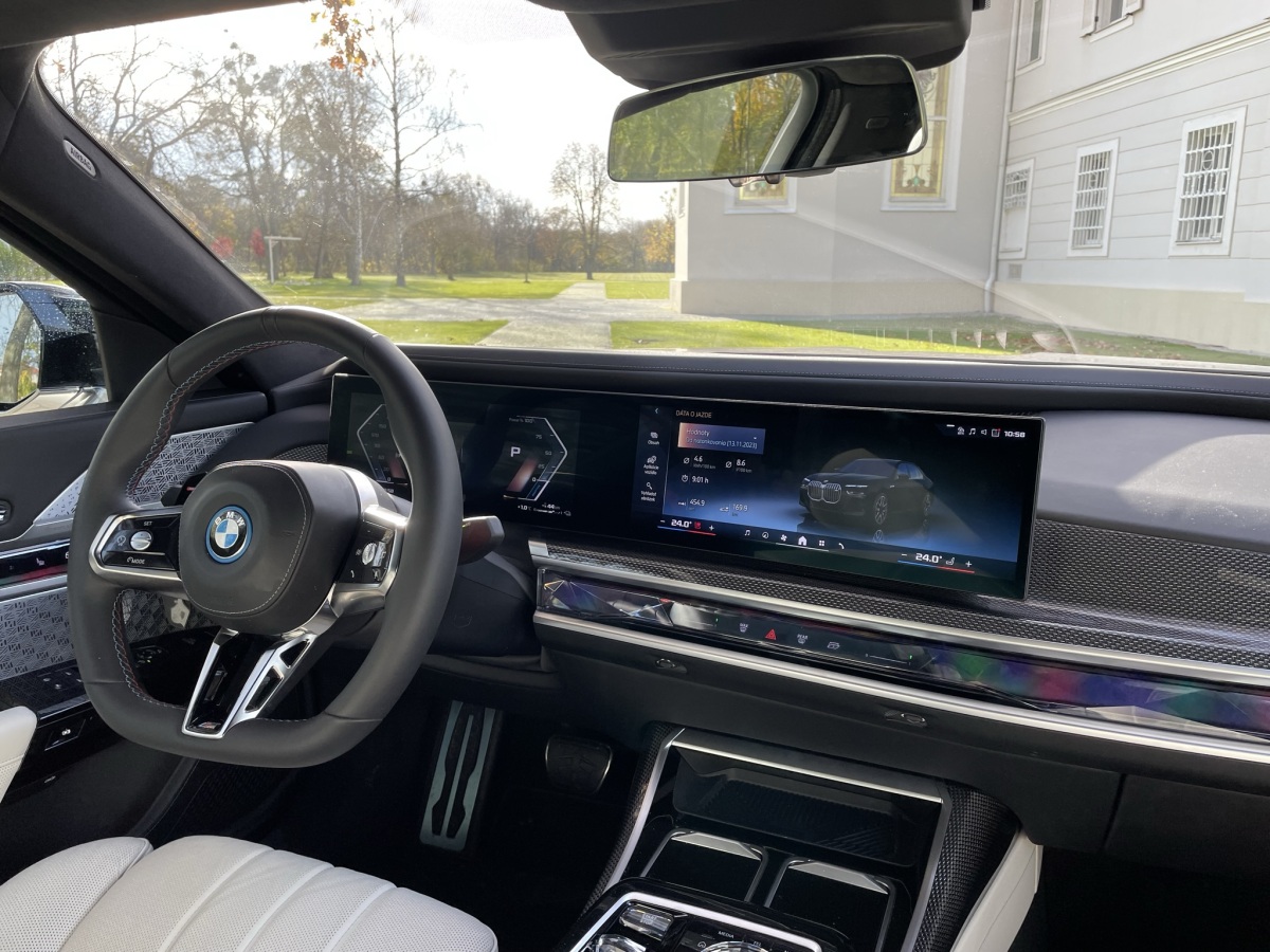 BMW M760e xDrive - test 2023