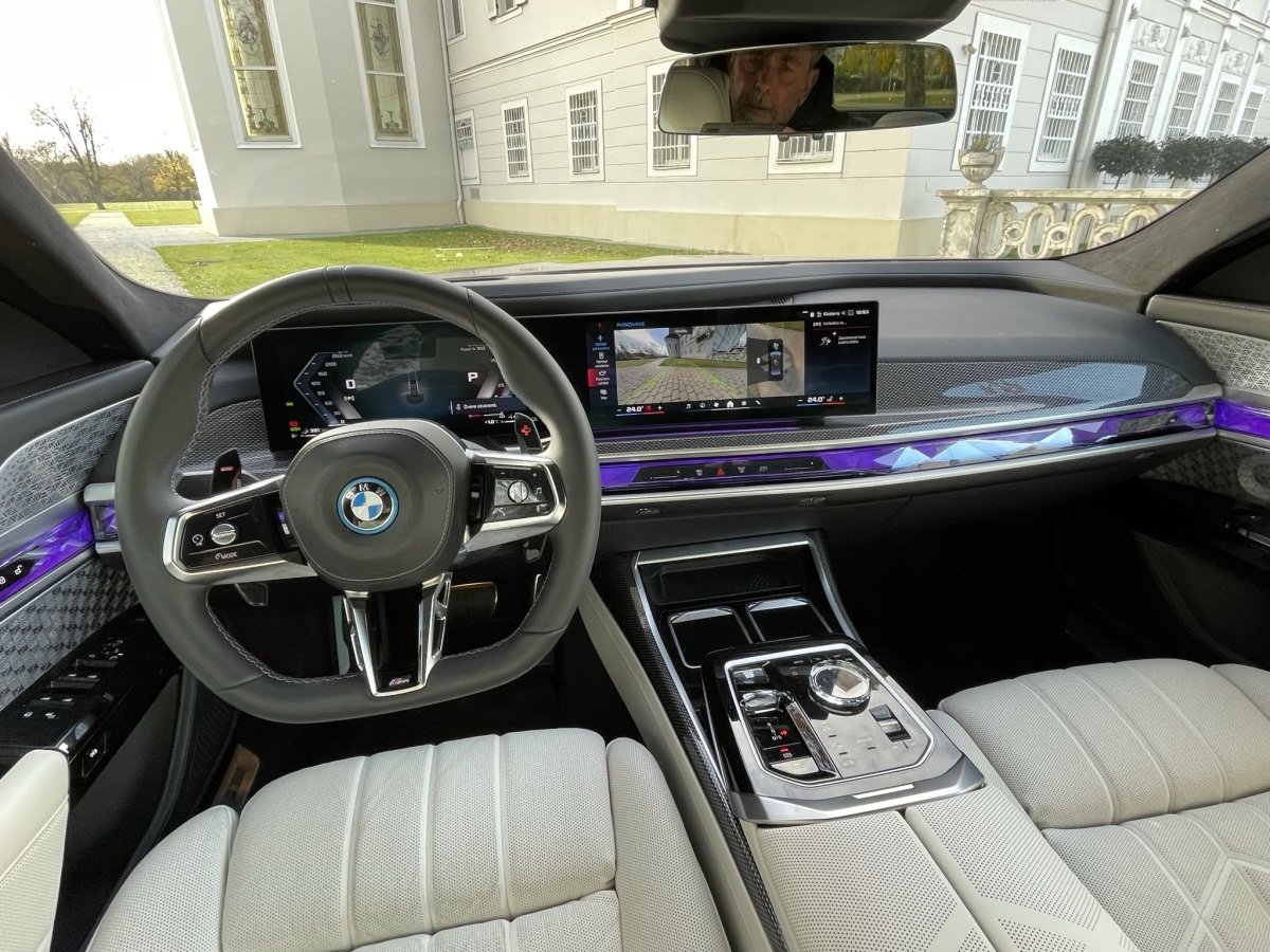 BMW M760e xDrive - test 2023