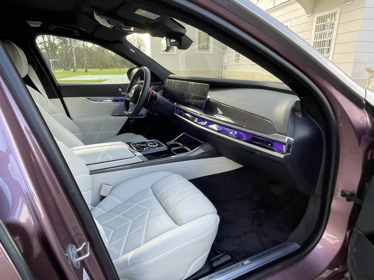 BMW M760e xDrive - test 2023