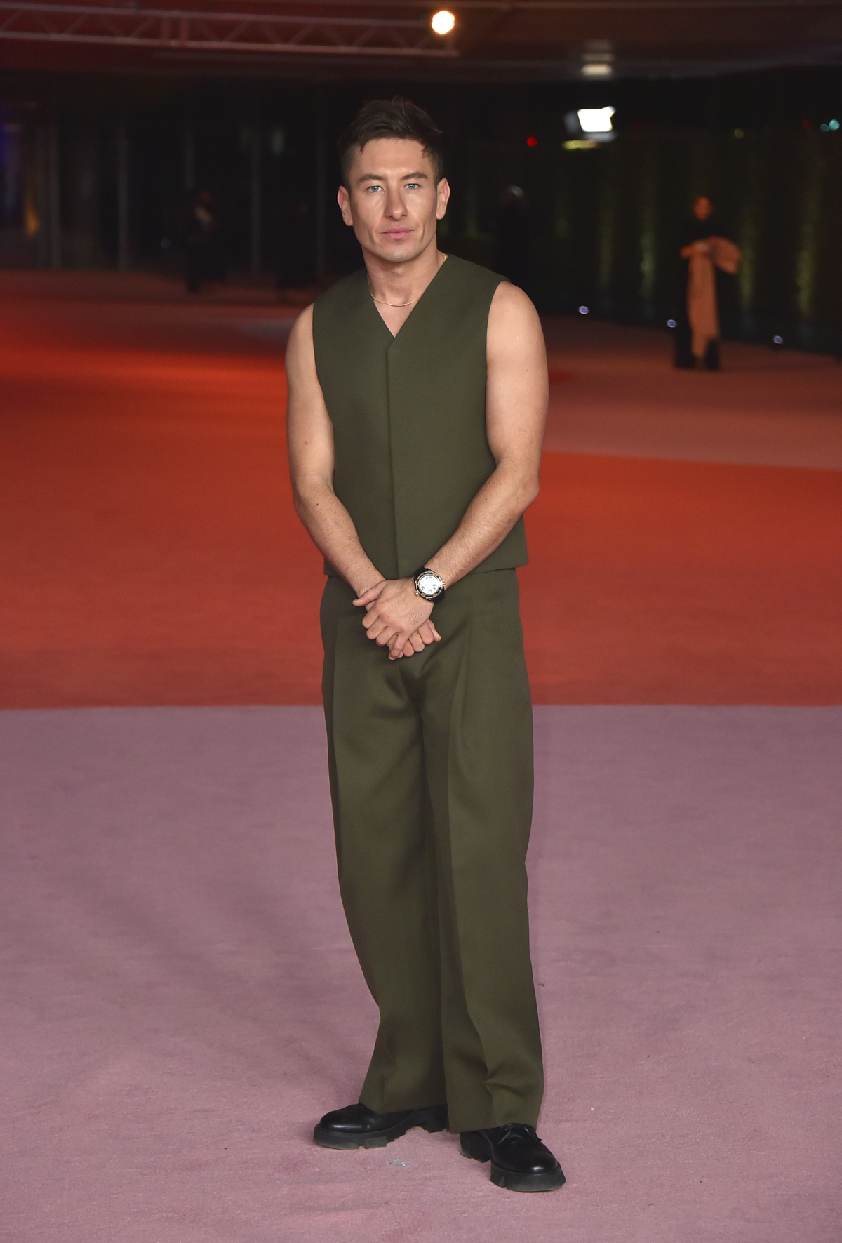 Herec Barry Keoghan v modeli z dielne Givenchy. 