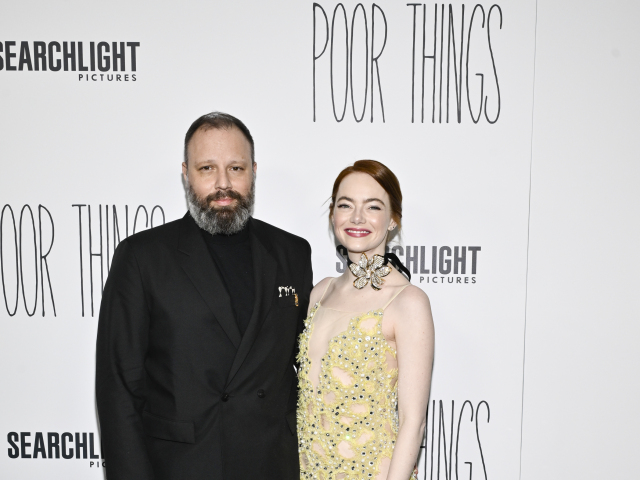 Režisér Yorgos Lanthimos a herečka Emma Stone.
