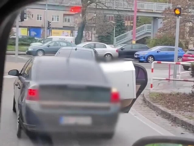 chladnička v aute