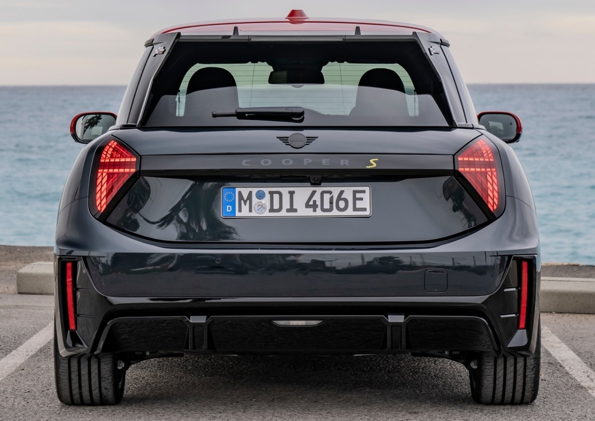 Mini Cooper SE JCW 5