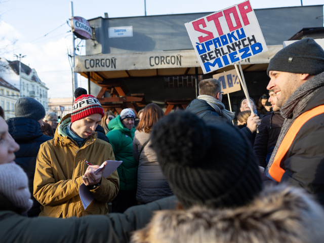protest, štrajk zamestnancov UniCredit Bank Bratislava