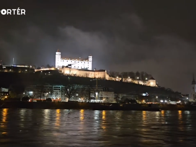 Osvetlený Bratislavsky hrad, mReportér