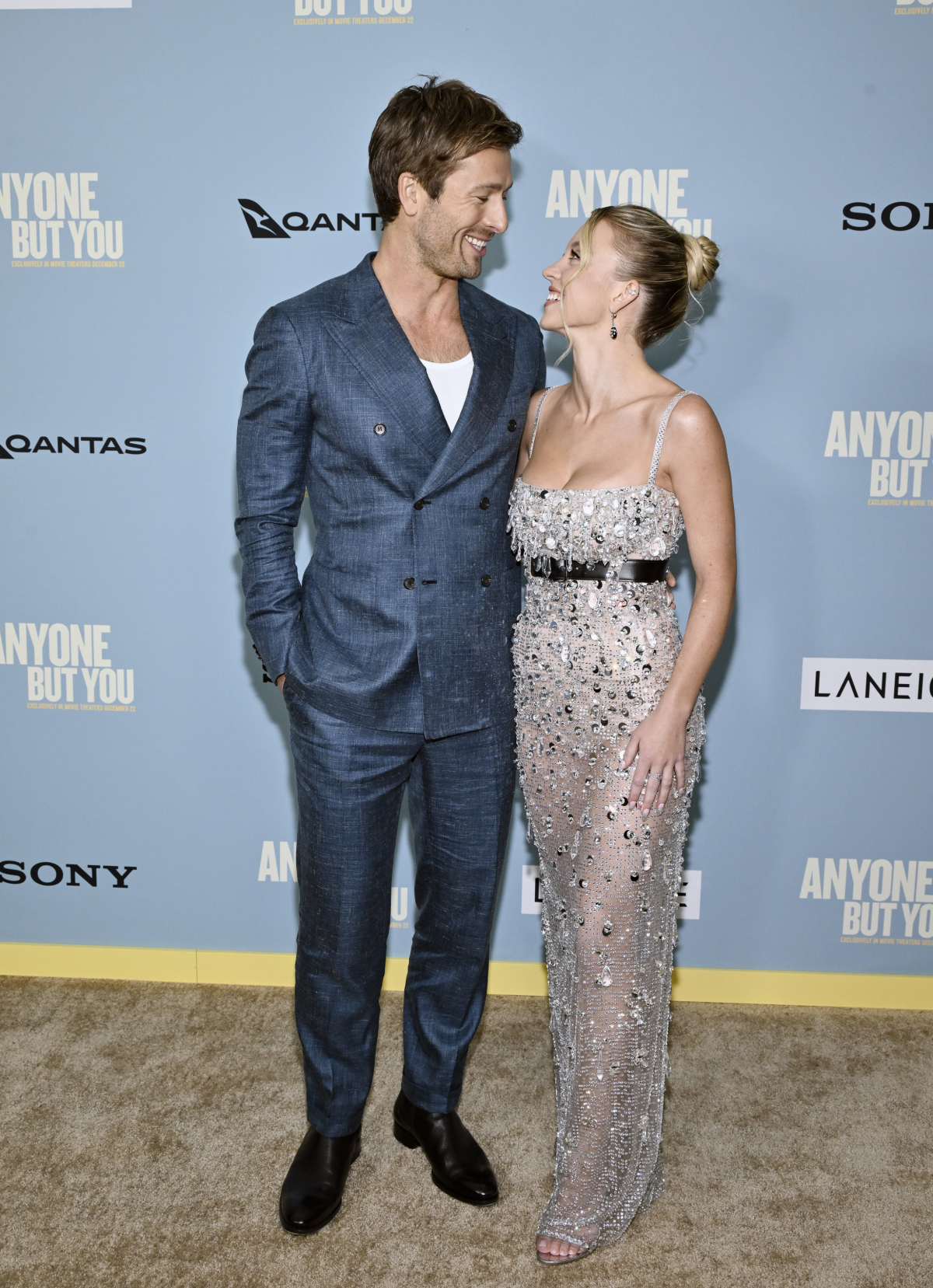 Herec Glen Powell a herečka Sydney Sweeney