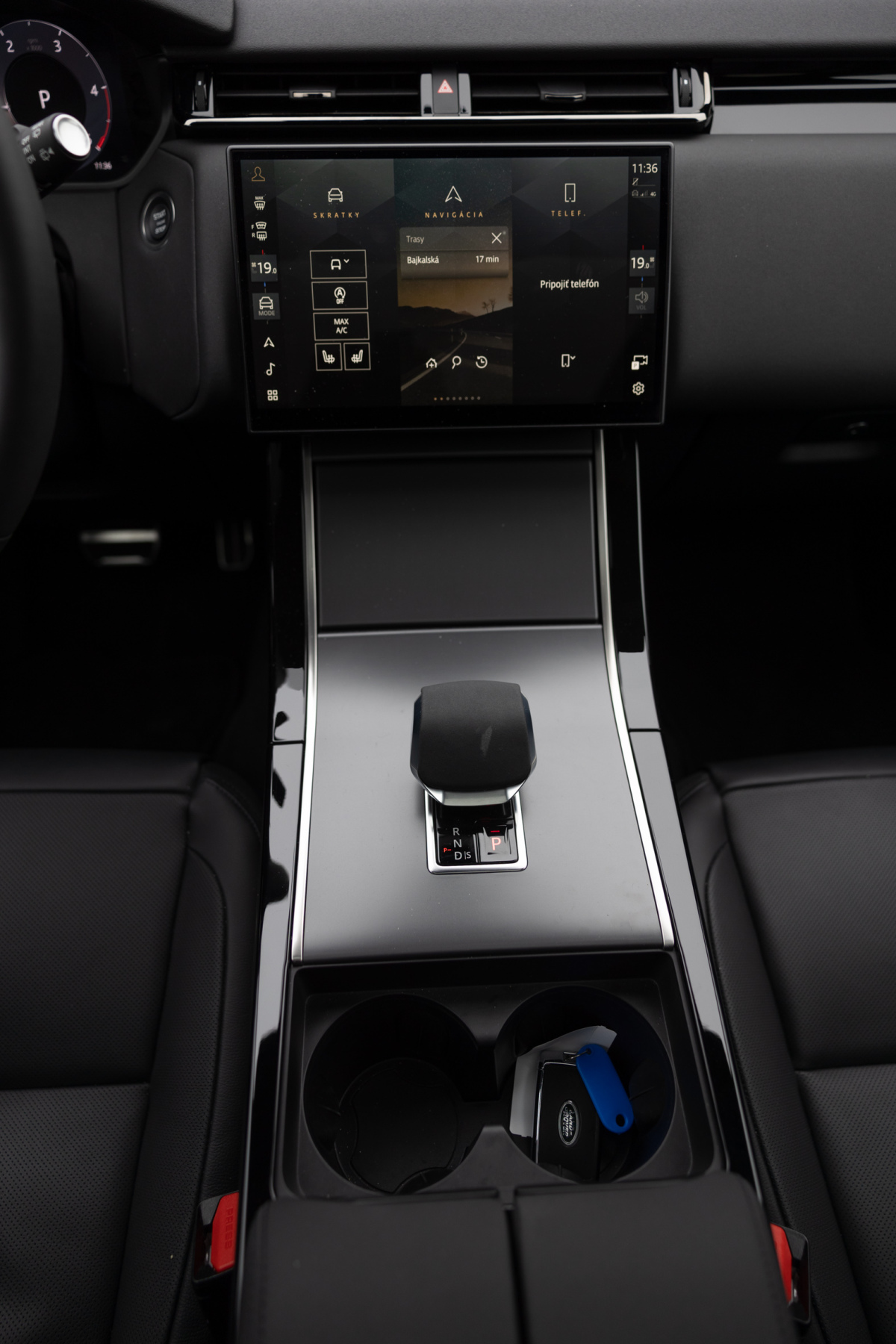 Range Rover Velar D300 - test 2023