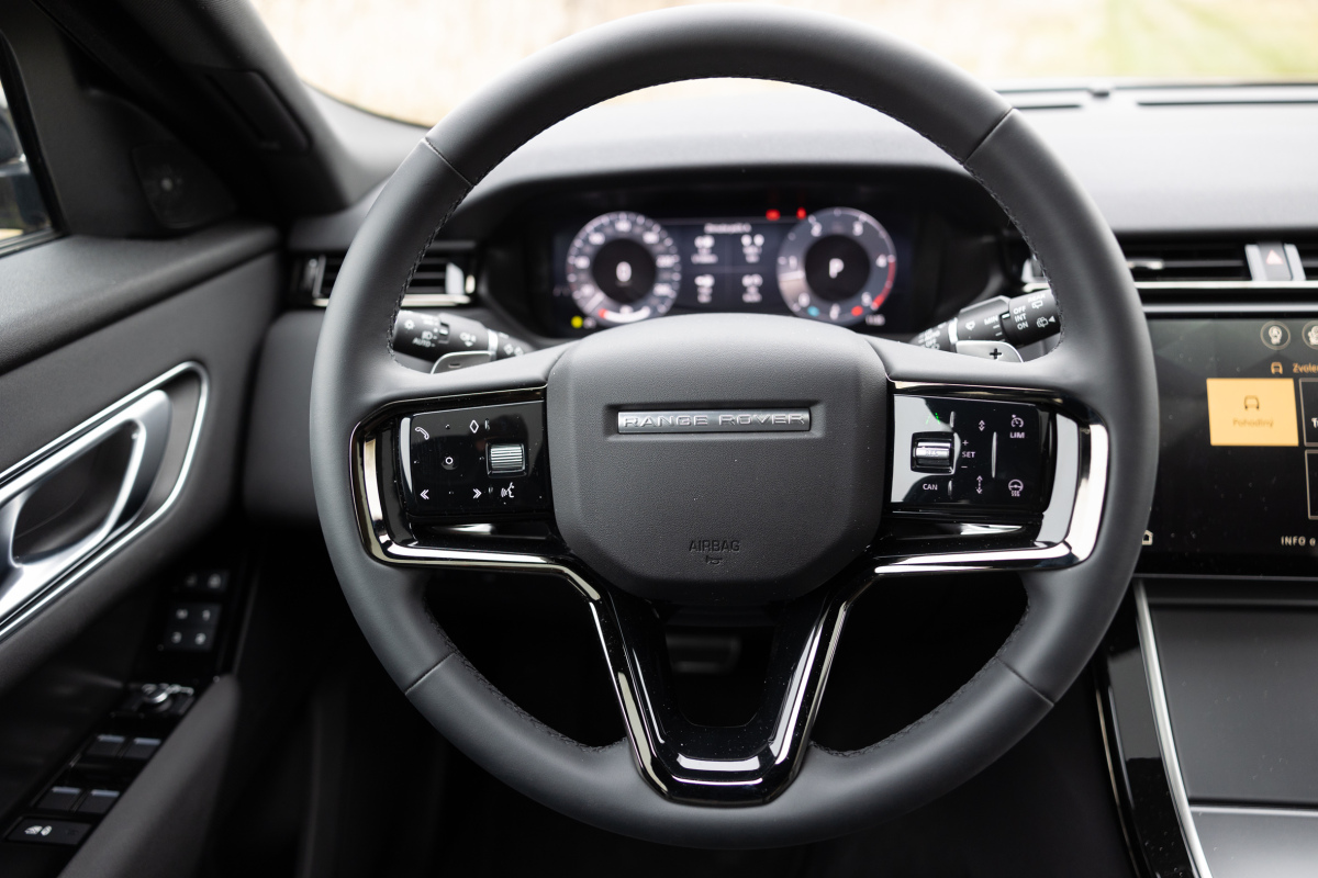 Range Rover Velar D300 - test 2023