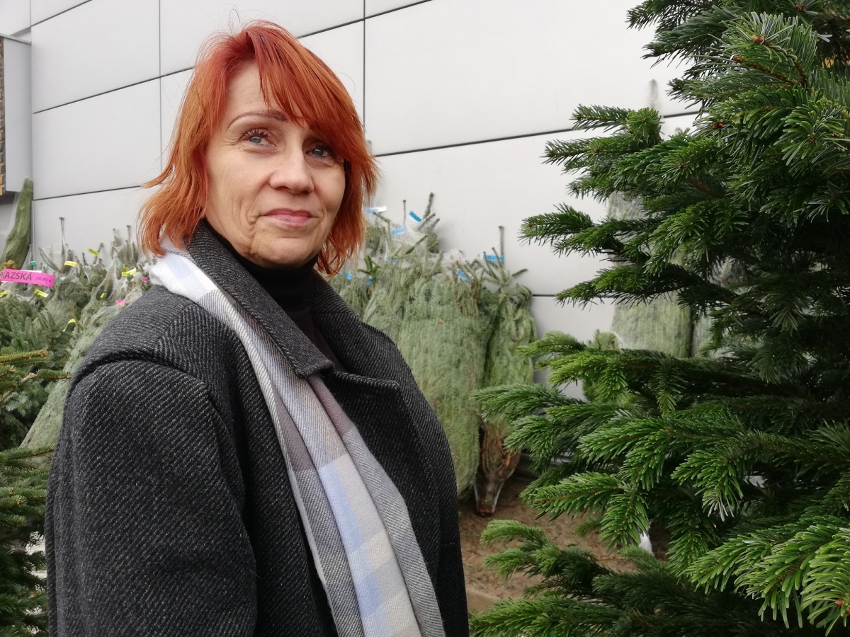 Viera Zvarková, Zvolenčanka, kupujúca